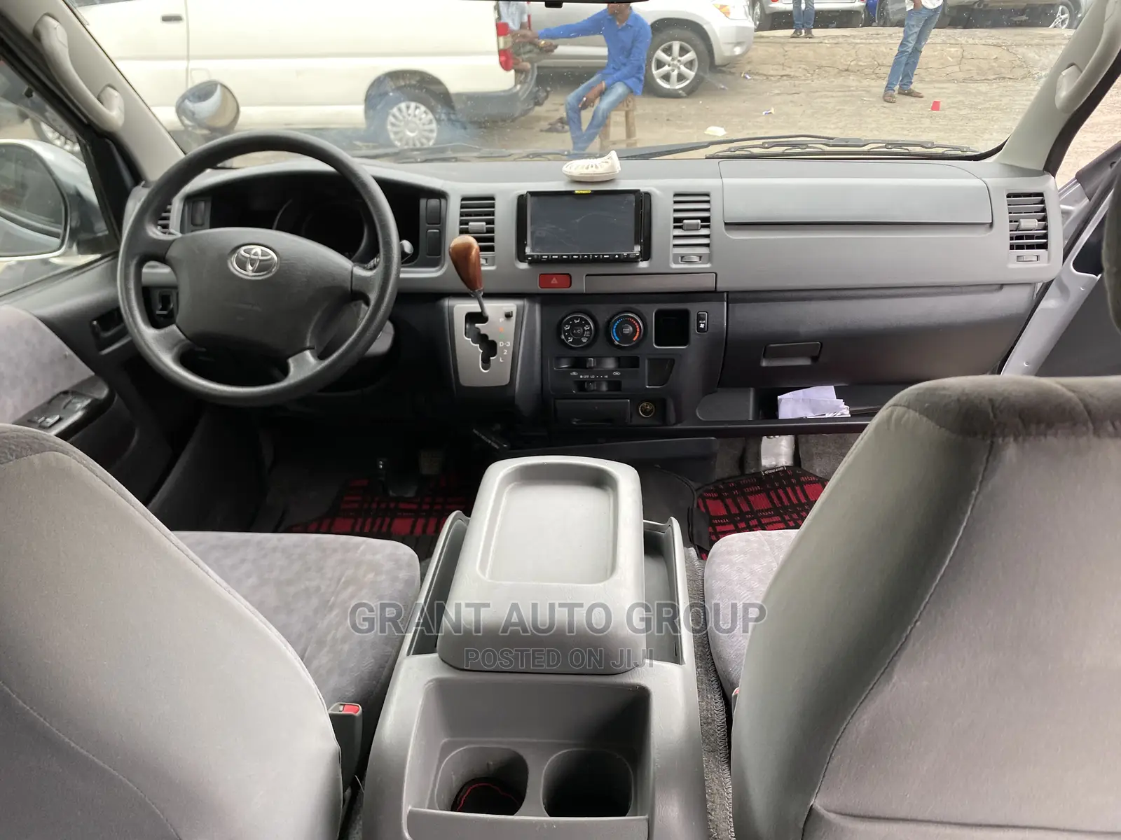 Toyota HiAce 2012 Silver