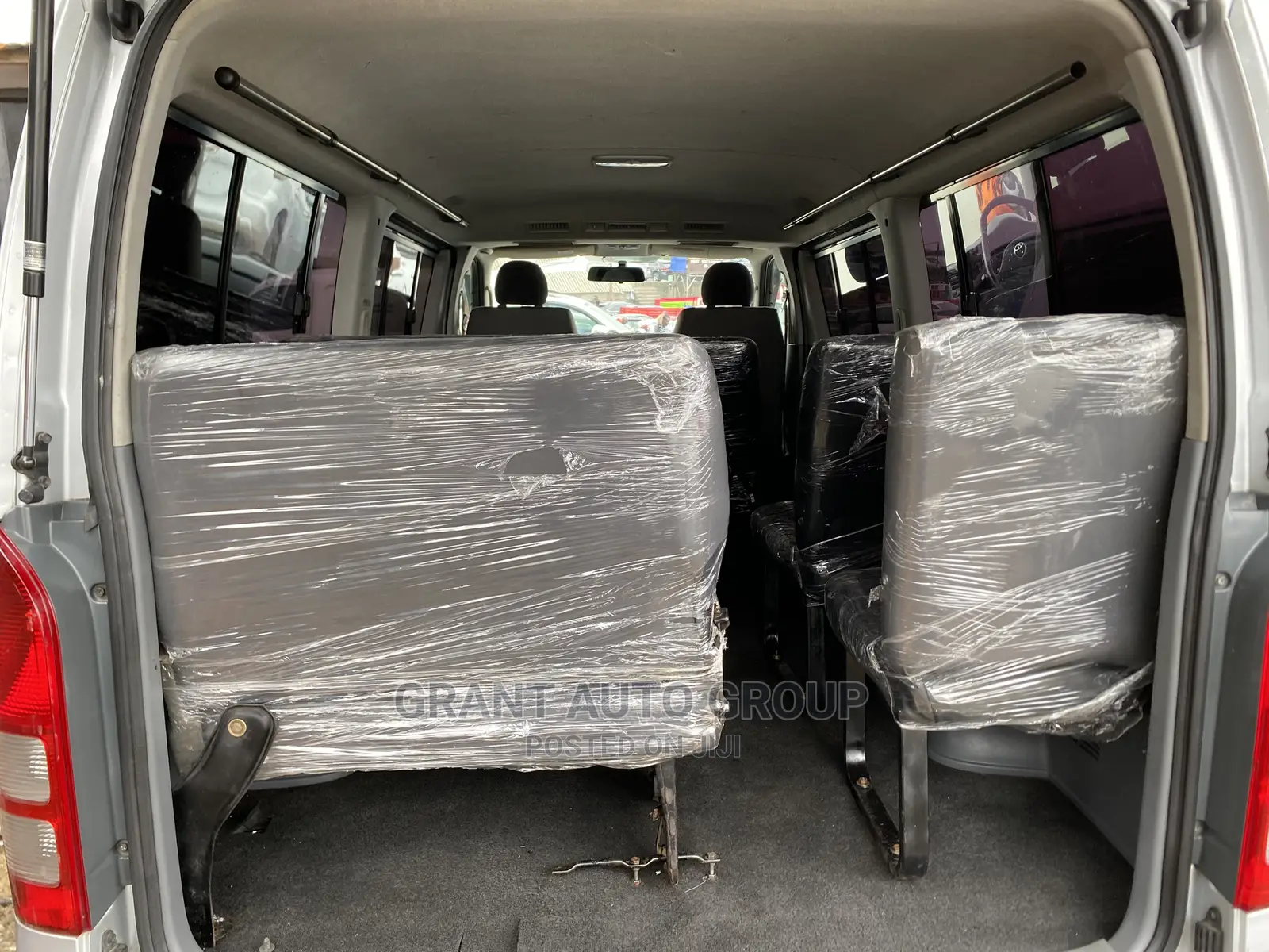 Toyota HiAce 2012 Silver