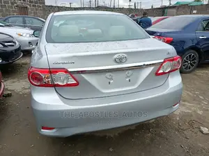 Toyota Corolla 2011 Silver