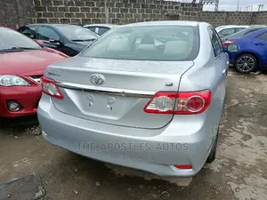 Toyota Corolla 2011 Silver