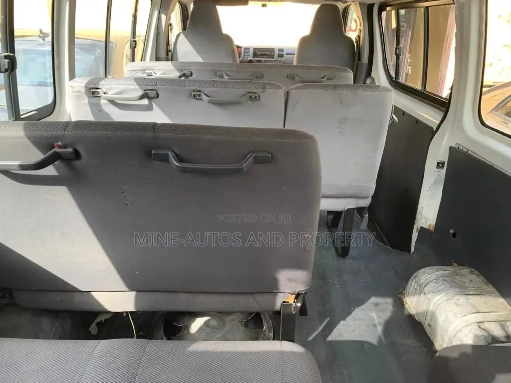 Toyota HiAce 2011 White