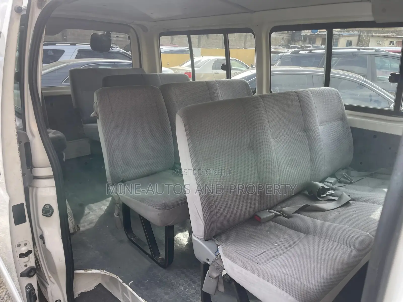 Toyota HiAce 2011 White