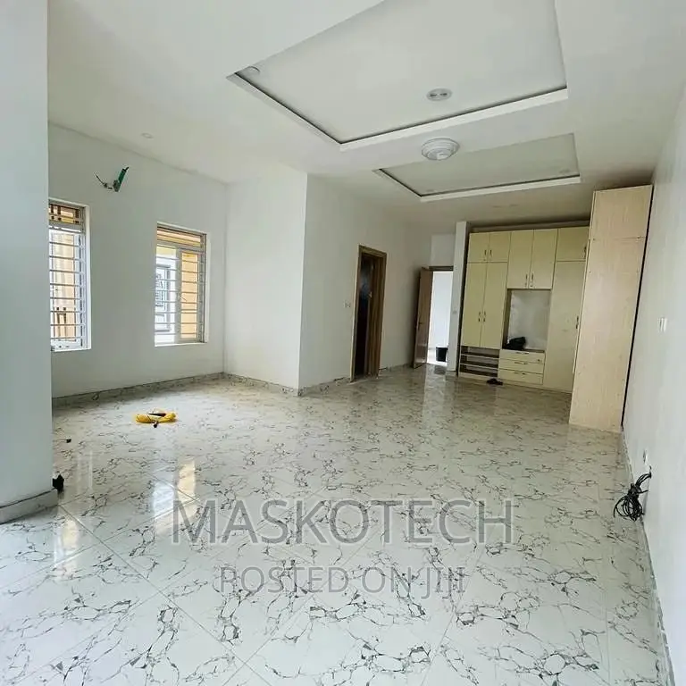 4bedroom Duplex in Lekki for Sale