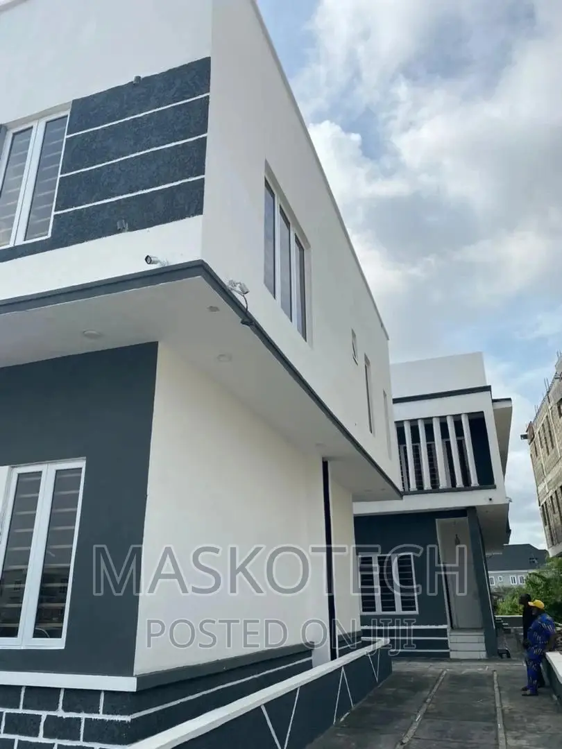 4bedroom Duplex in Lekki for Sale