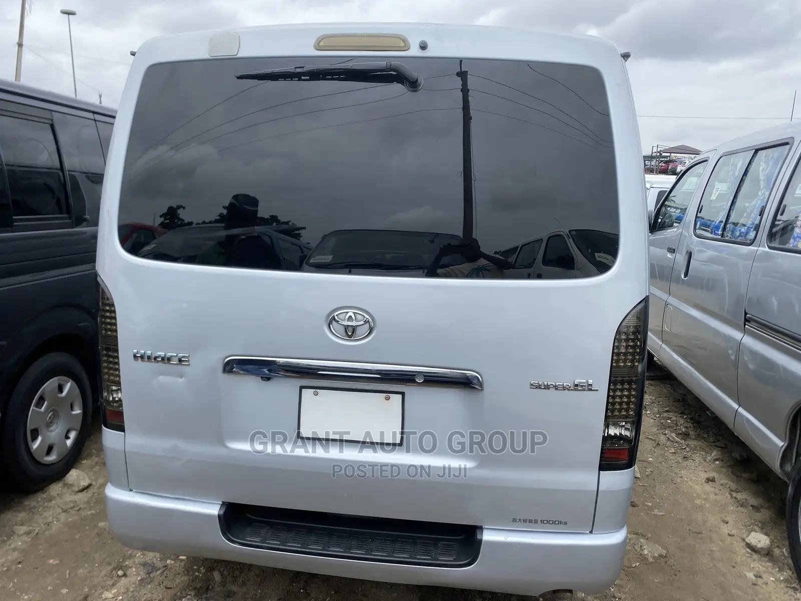 Toyota HiAce 2013 Silver