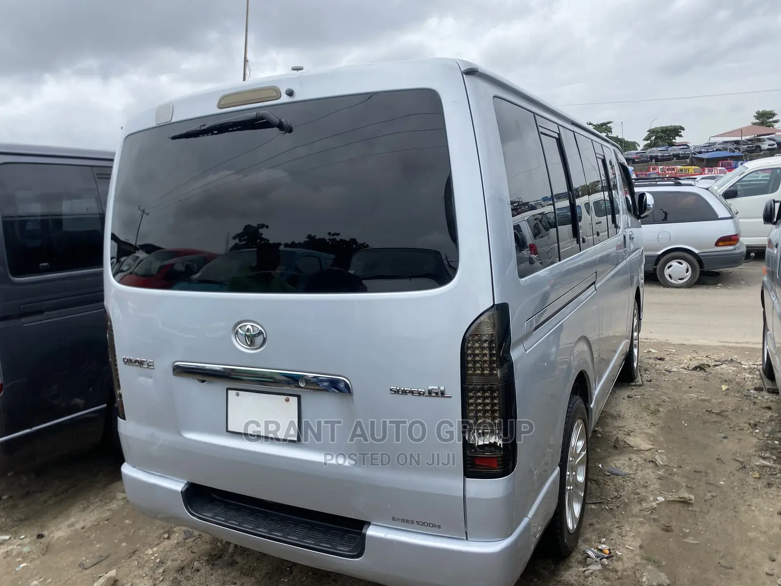 Toyota HiAce 2013 Silver