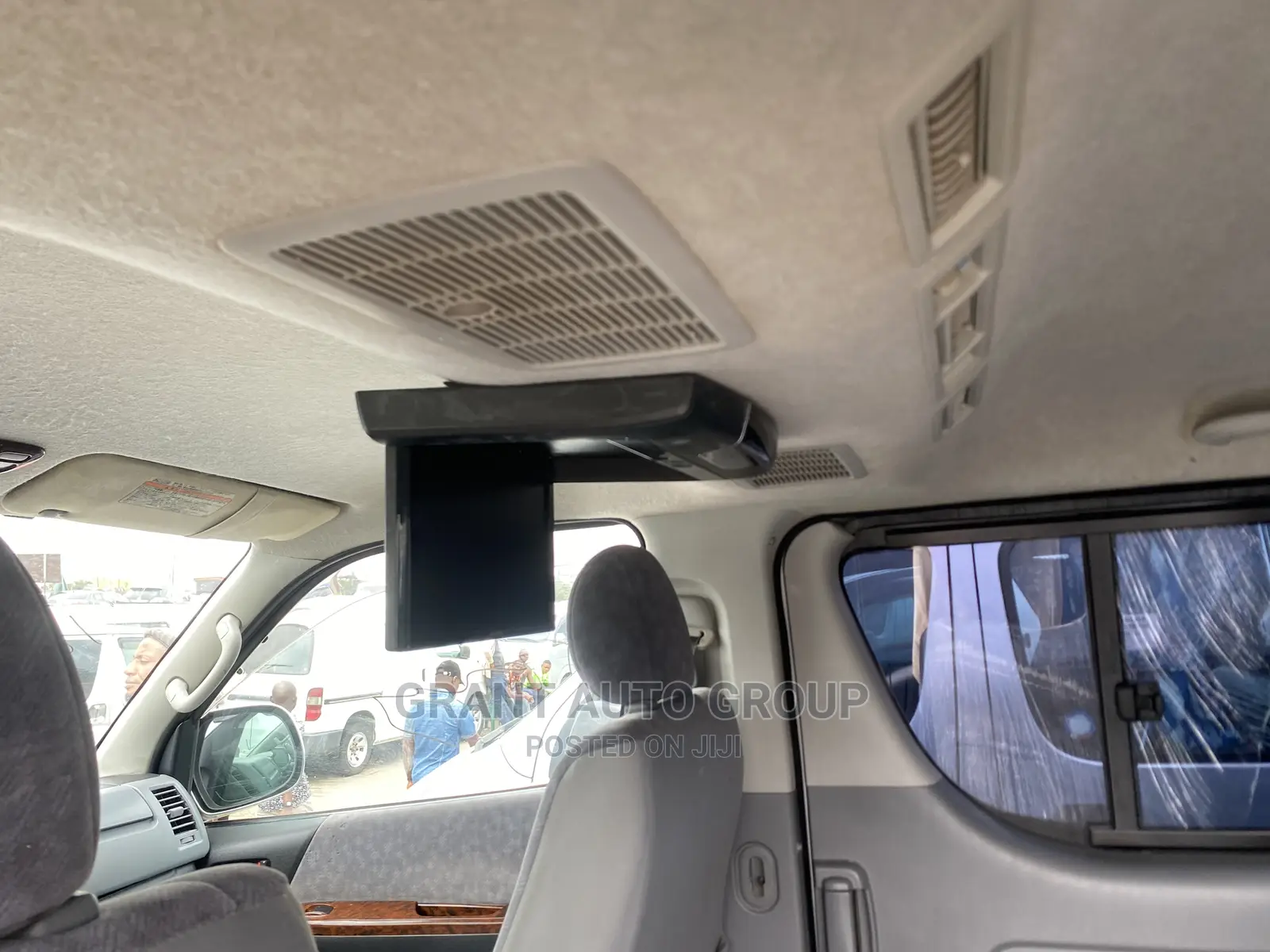 Toyota HiAce 2013 Silver