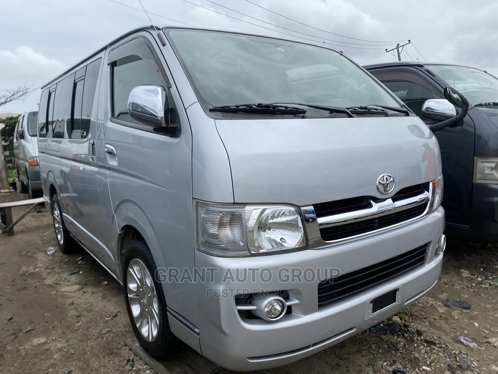 Toyota HiAce 2013 Silver