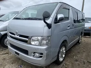 Toyota HiAce 2013 Silver