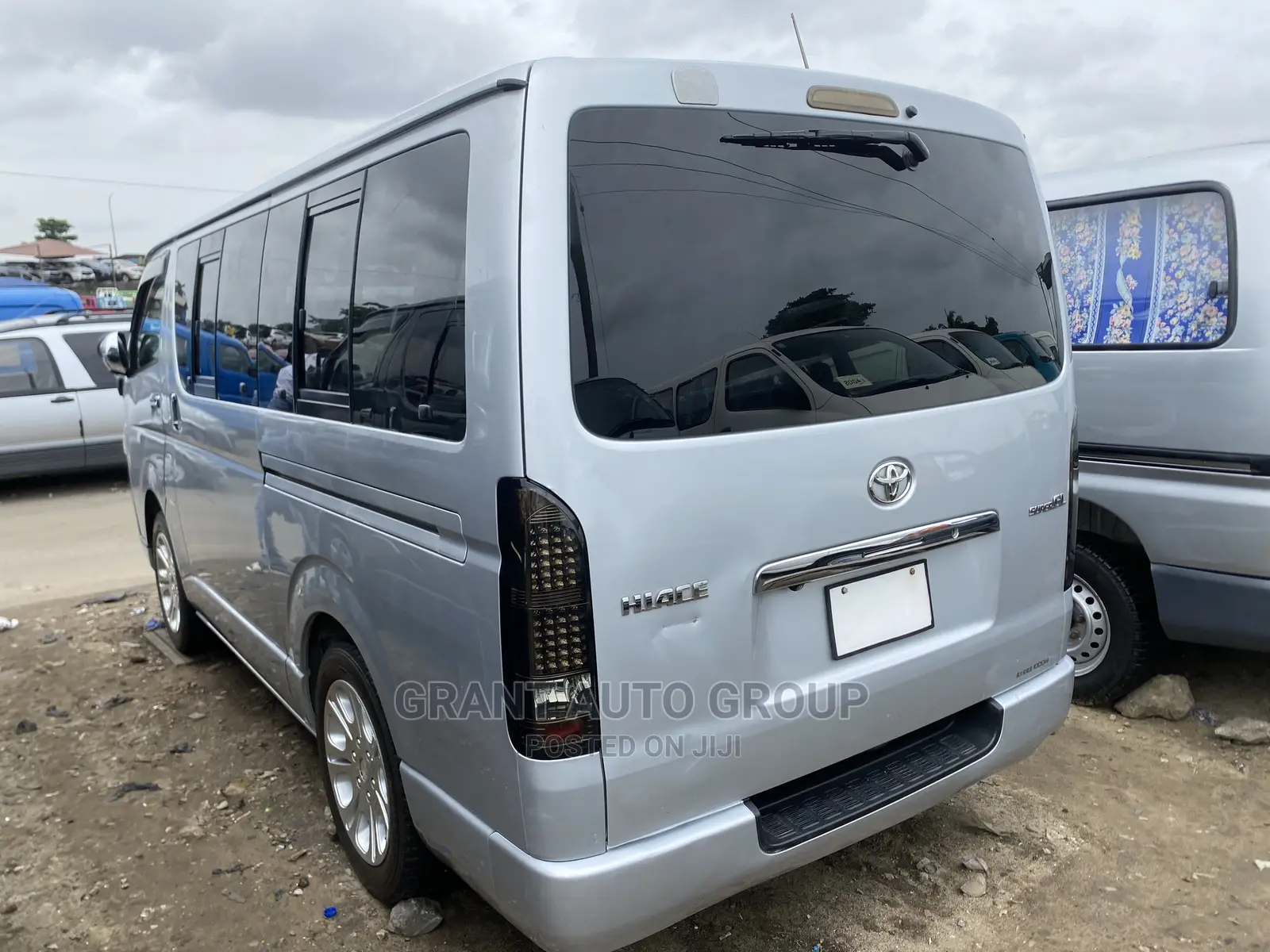 Toyota HiAce 2013 Silver