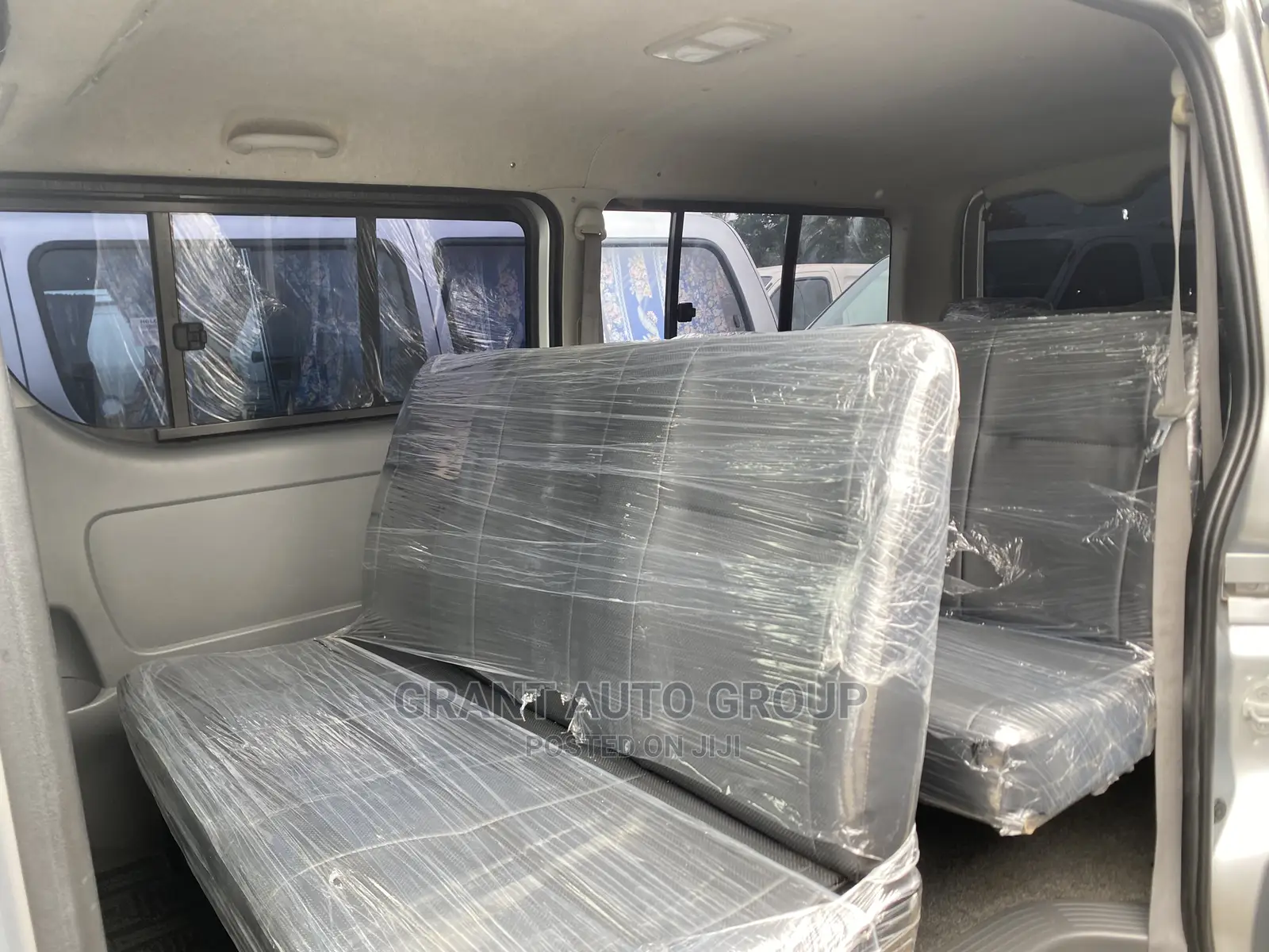 Toyota HiAce 2013 Silver