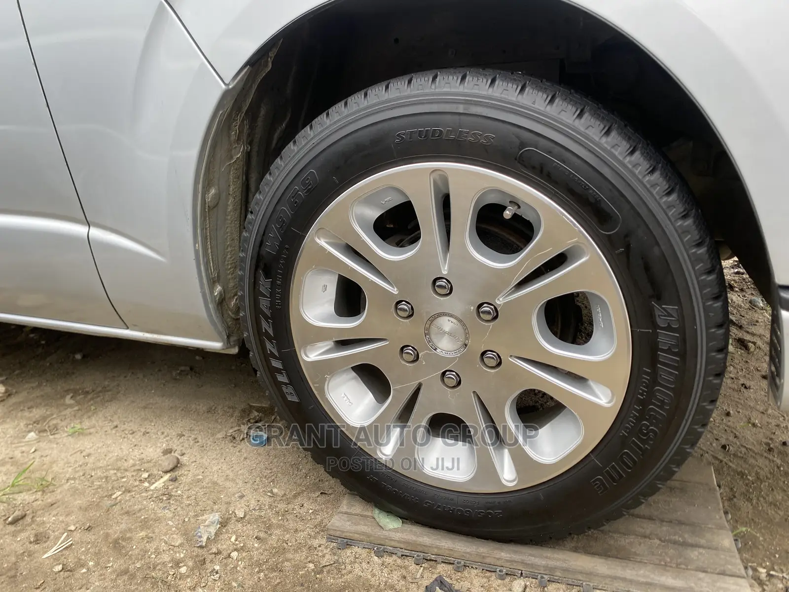 Toyota HiAce 2013 Silver