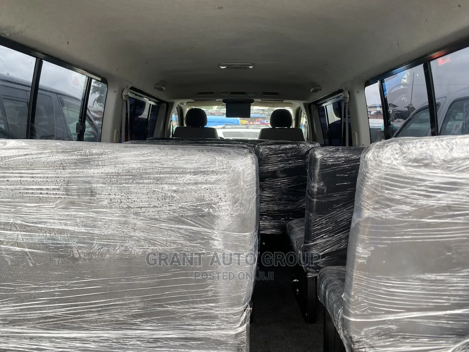 Toyota HiAce 2013 Silver