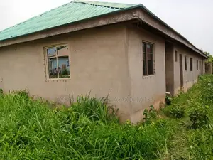 3bdrm Block of Flats in Ita Oluwo for sale