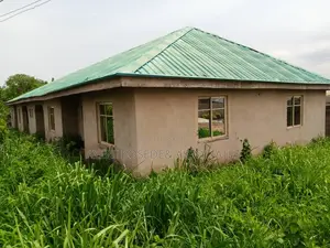 3bdrm Block of Flats in Ita Oluwo for sale