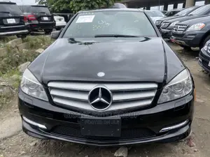 Mercedes-Benz C300 2010 Black