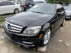 Mercedes-Benz C300 2010 Black