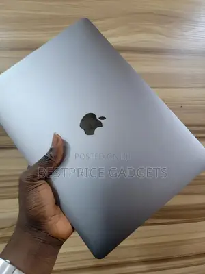 Laptop Apple MacBook Pro 2020 16GB Intel Core I7 SSD 512GB