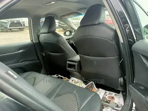 Toyota Camry SE FWD (2.5L 4cyl 8AM) 2018 Black