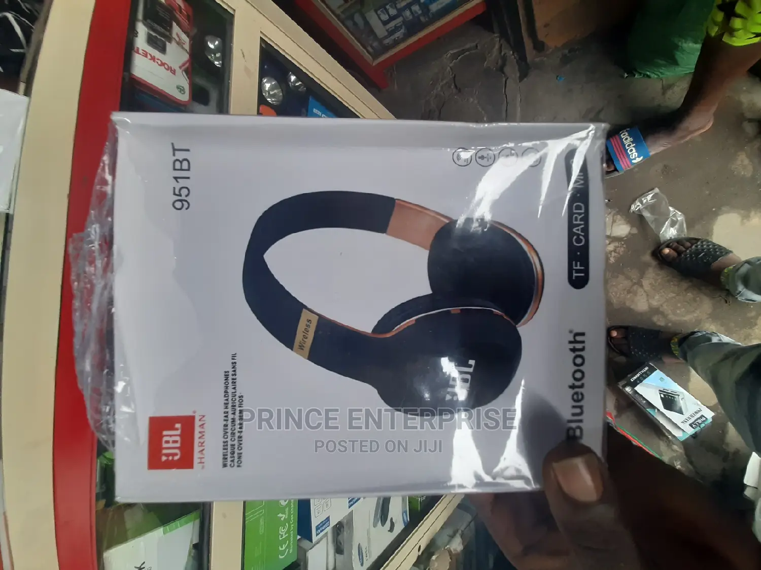 J B L 951bt