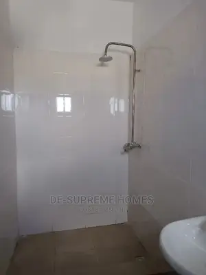 Furnished 3bdrm Bungalow in Beachwood Park, Lakowe for rent