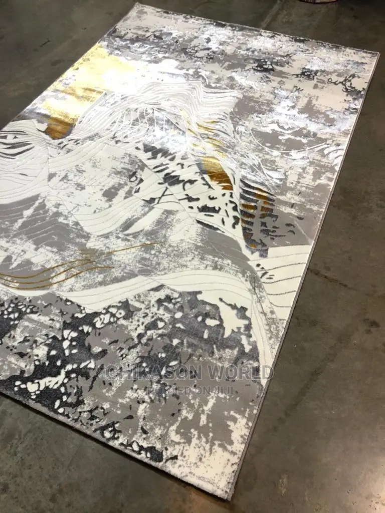 Quality Living Room Designed Super Soft Royal Center Rug. in Auchi