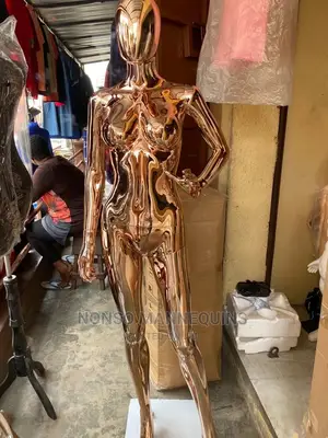 Rose Gold Size 8 Body Faceless Mannequin With Hand Posture