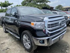Toyota Tundra 1794 5.7L V8 4x4 CrewMax 5.6 ft. box 145.7 in. WB 2016 Black