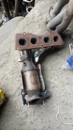 Engine Catalyst Converter Toyota Camry 2010