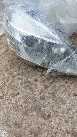 Mercedes-benz C300 2008,2009,2010,2012 Headlights
