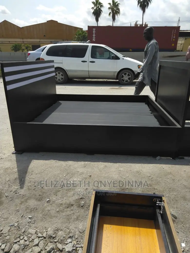 6ft*6ft Bed