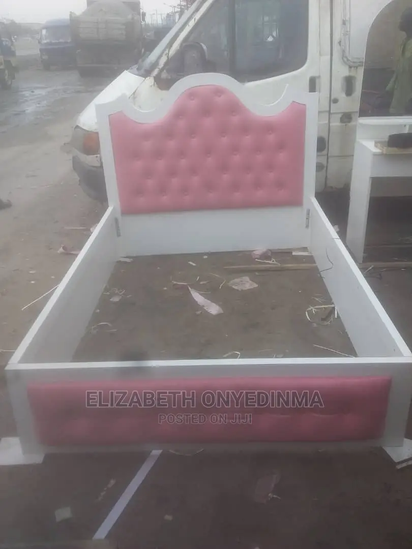 6ft*6ft Bed