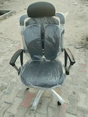 Kidney Chair