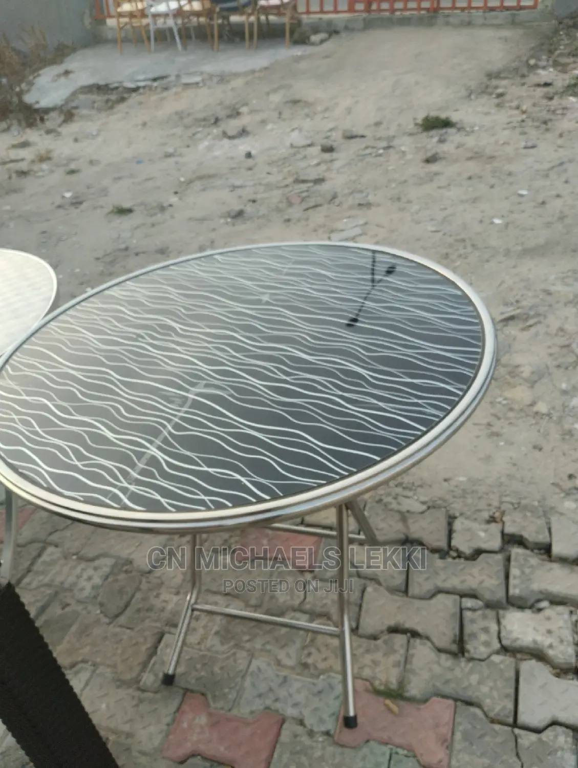 Round Table