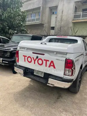 Toyota Hilux Boot Cover