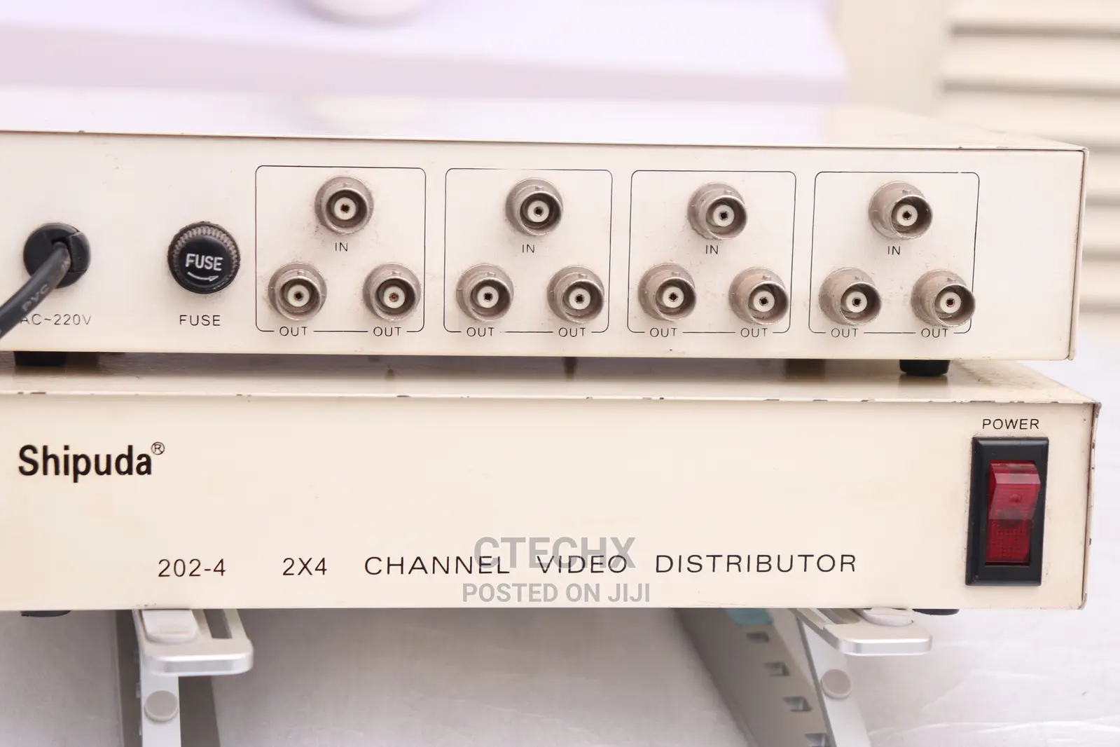 2x4 Channel Video Distributor