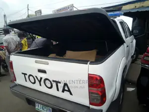 Hilux Boot Cover Shock