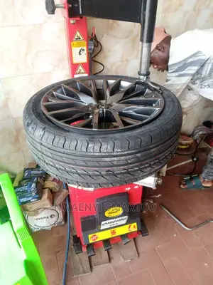 24 Ton Tyre Changer