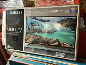 55 Inches Smart TV Samsung Netflix, Facebook,Youtube