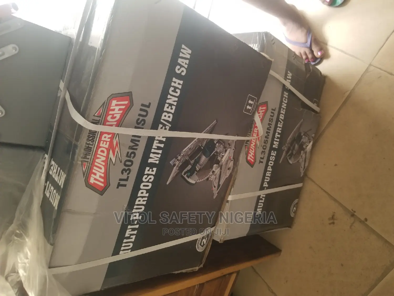 Miter Saw Machine