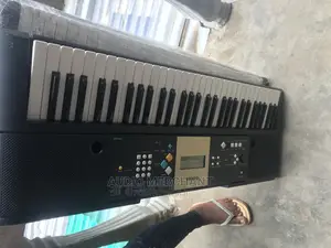 Yamaha Psr YPT 220 Keyboard