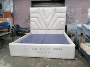 4.5*6ft Padded Bedframe