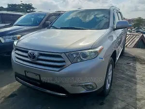 Toyota Highlander Limited 3.5l 4WD 2013 Silver