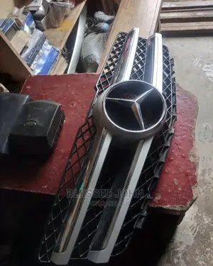 Mercedes Benz GLK Front Grill 2010