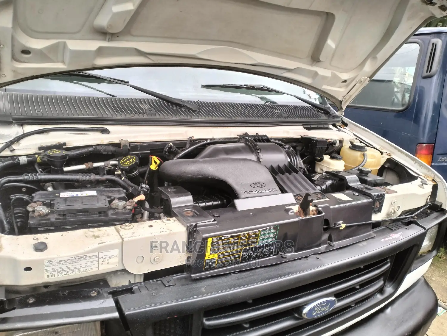 Ford E350 2005 White