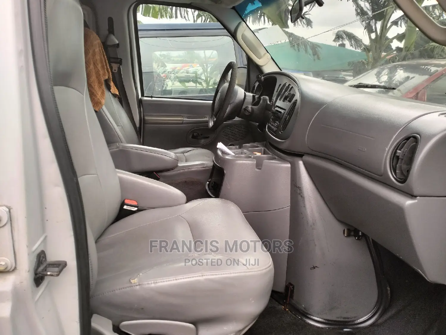 Ford E350 2005 White