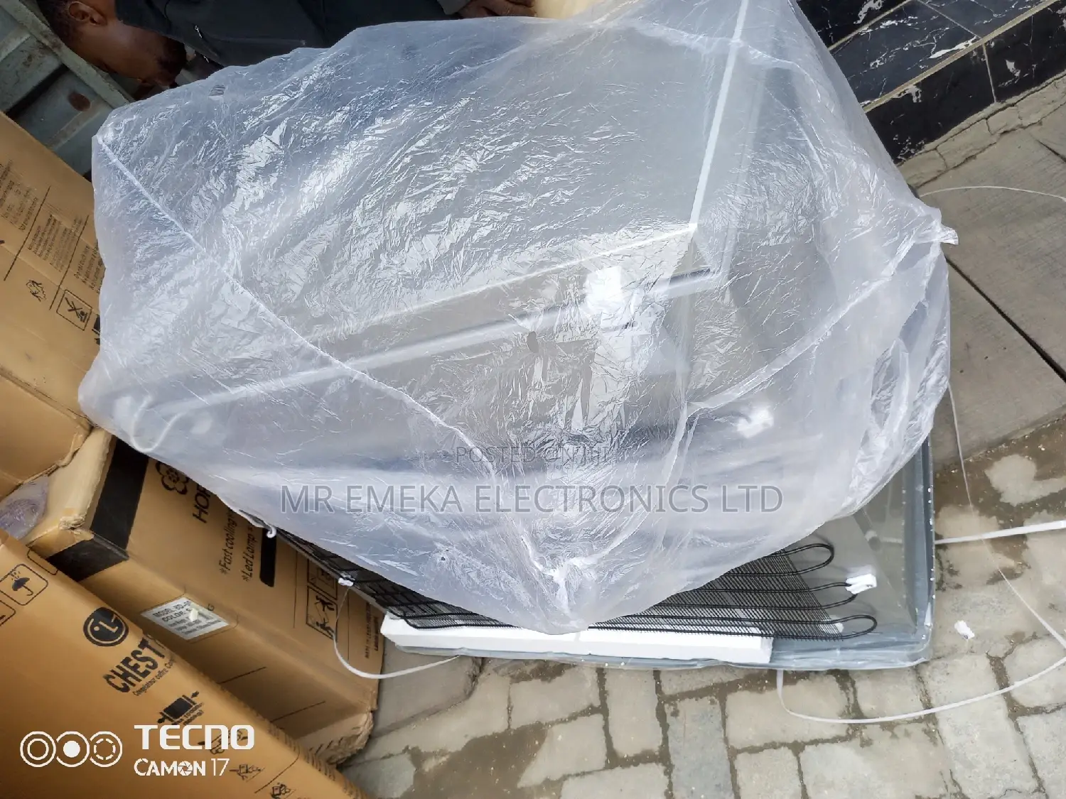 LG 390L Chest Freezer