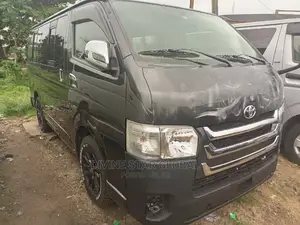 Toyota HiAce 2010 Black