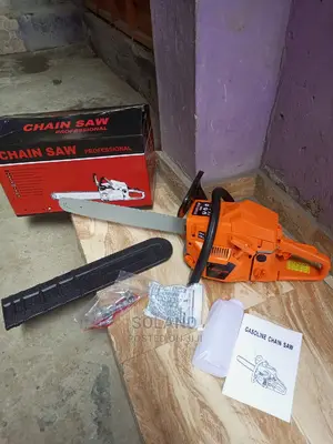 Powerful Chainsaw Machine