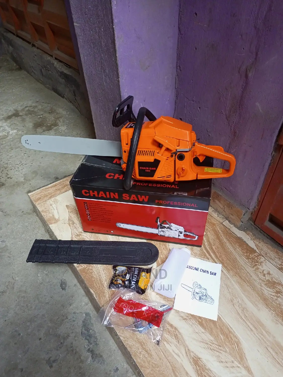 Powerful Chainsaw Machine